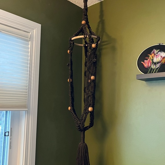 Vintage macrame plant hanger - Picture 1 of 5